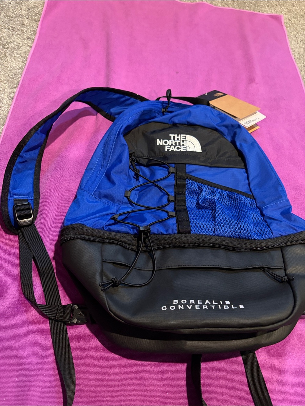 💙🖤 The North Face Borealis Convertible Backpack. Spacious And Lightweight.